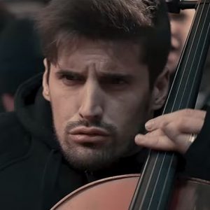 2Cellos doen Eye of the Tiger, inderdaad, op 2 Chello's