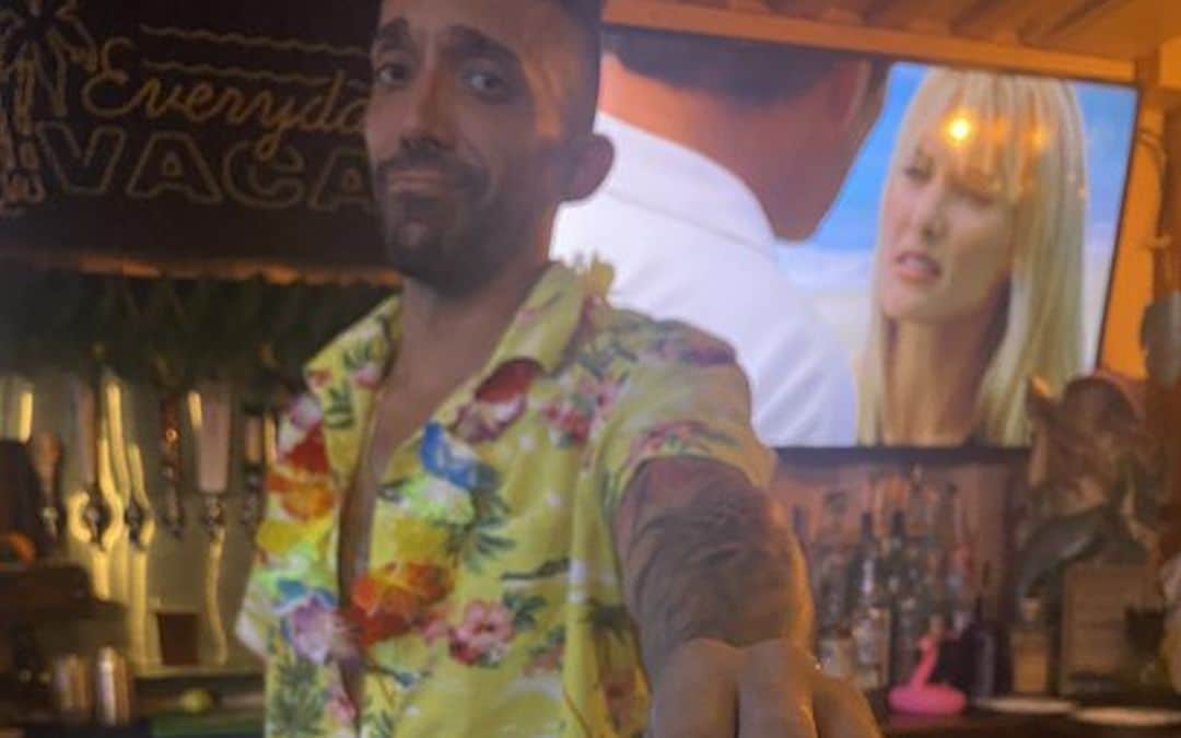 Barman redt twee vrouwen van creep