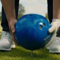 Balsporten met een bowlingbal